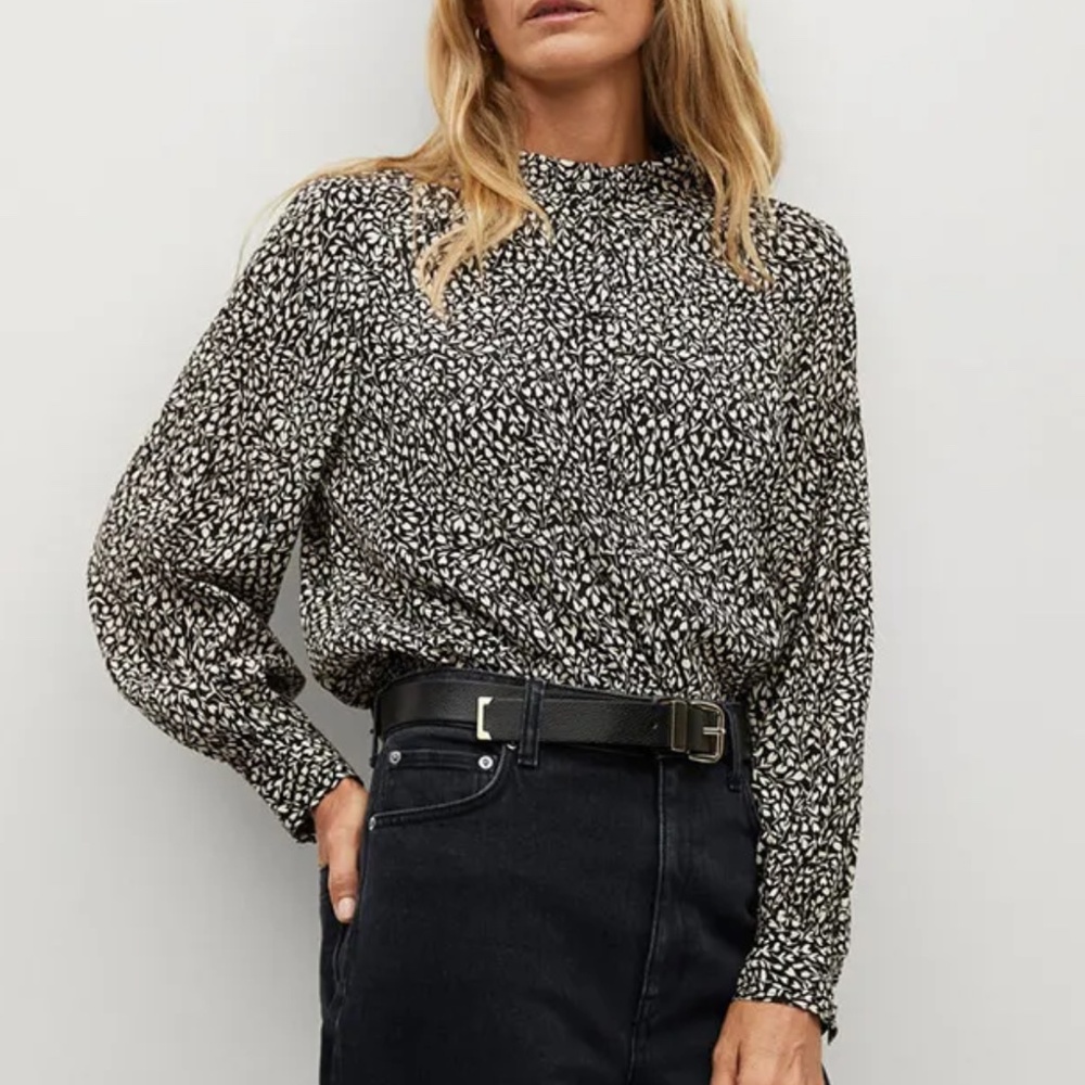 NWT Mango Flowy Floral Top Blouse